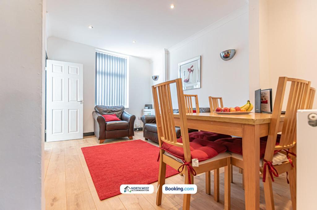 Posezení v ubytování Newly Refurbished 3 Bedroom House (Preston)