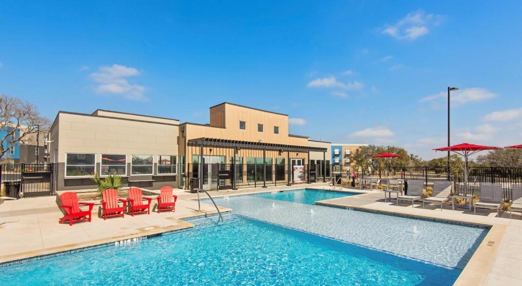 Bazén v ubytování Flatz 830 nebo v jeho okolí