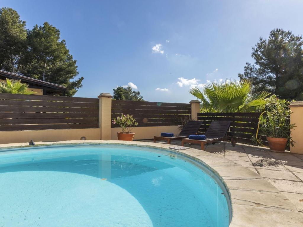 Bazén v ubytování Holiday Home Rossi by Interhome nebo v jeho okolí