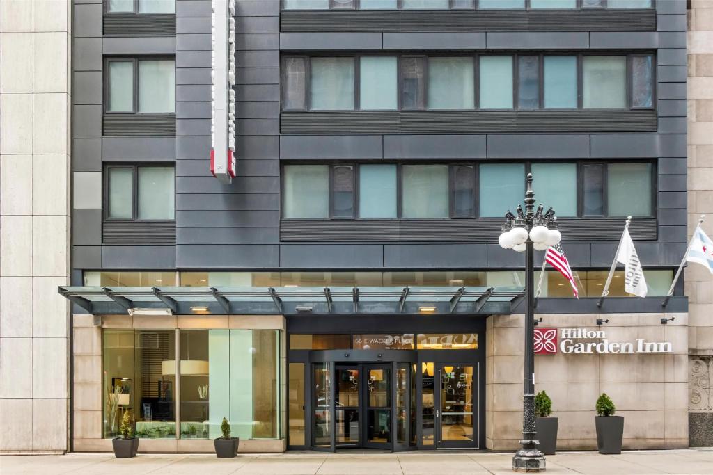 Hilton Garden Inn Chicago Downtown Riverwalk