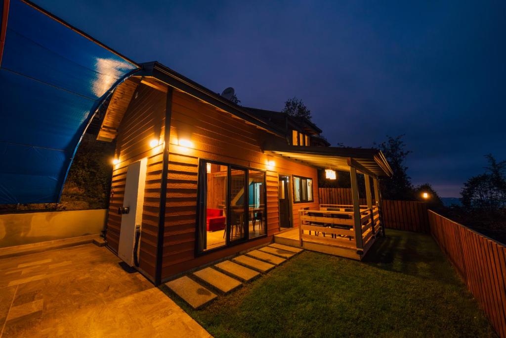 Tòa nhà nơi nhà gỗ tọa lạc