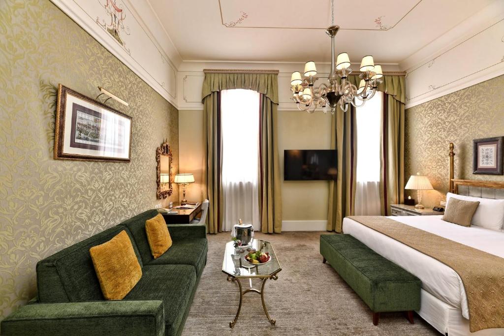 TV a/nebo společenská místnost v ubytování San Clemente Palace, Venice - Managed by Mandarin Oriental