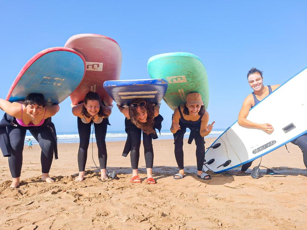 Majutusasutuse Idriss Tamraght Surfhostel külastajad