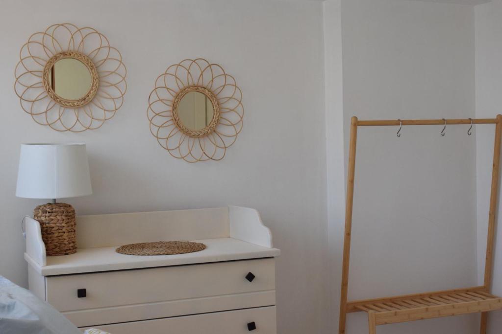Postel nebo postele na pokoji v ubytování Platamon Boho Apartment 2- Με θέα την θάλασσα