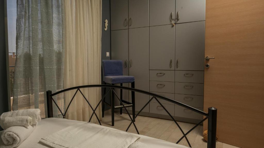 A bed or beds in a room at Evelyn's House