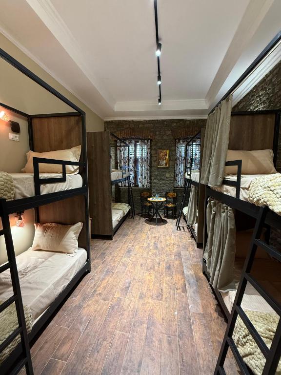 Voodi või voodid majutusasutuse Jolie Center Hostel toas