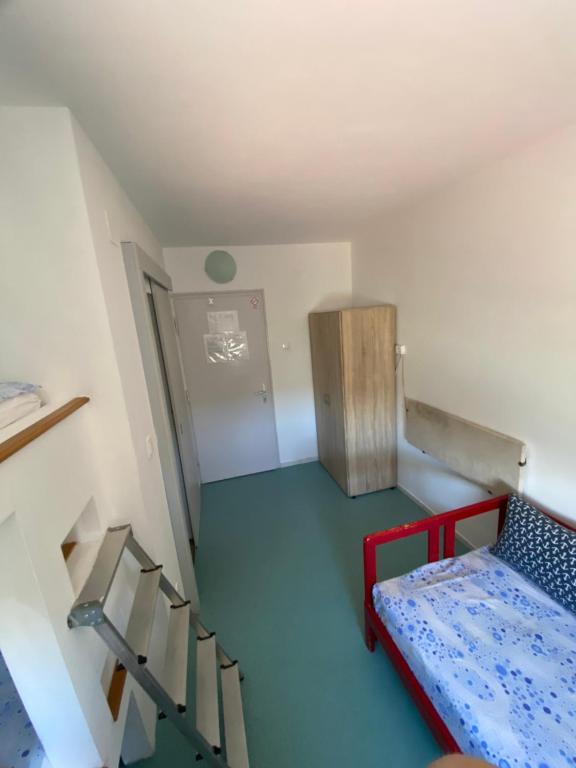 Accommodation with an experience!!! HOSTEL KANTUN Unlimited free coffee throughout your stay !!! - Triple Room