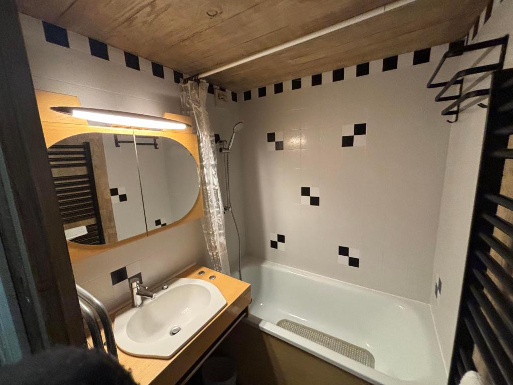 Photo de la galerie de l'établissement Pralyssimes, à La Celle-sous-Gouzon