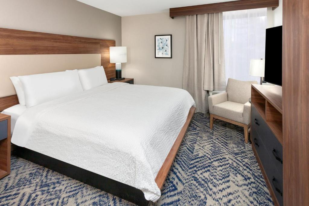 Candlewood Suites Columbus North - Worthington by IHG photo
