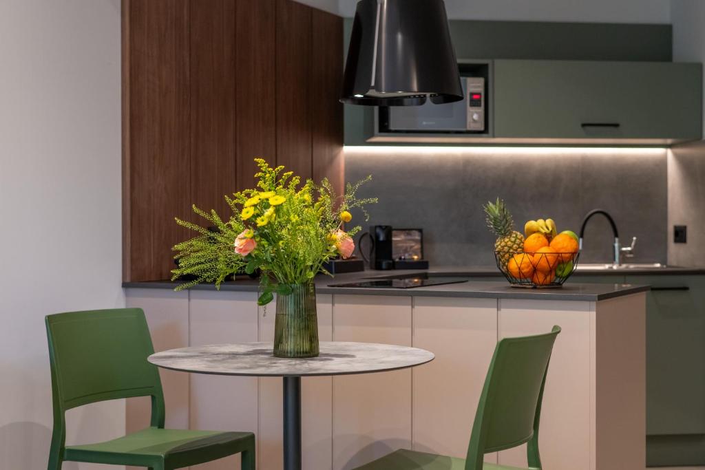 CENTRO Suites - Resim 37