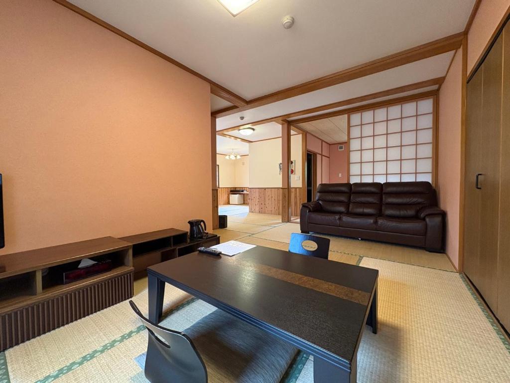 Posezení v ubytování 平山温泉　奥山鹿温泉旅館