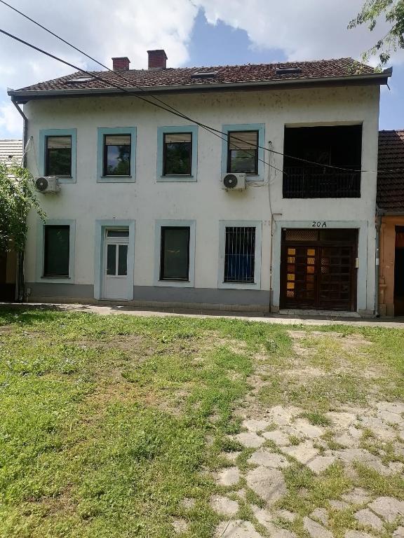 Budova, kde se ubytování v soukromí nachází