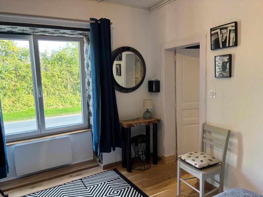 Fotografia z galérie ubytovania Comfortable house for 4 guests in Saint-Côme-du-Mont v destinácii Saint-Côme-du-Mont