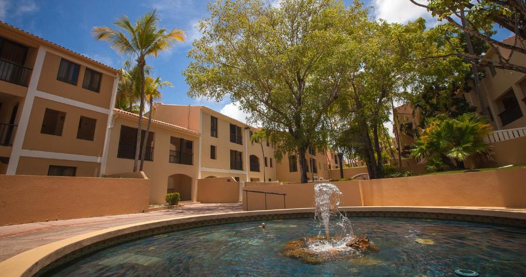 Bazén v ubytování Park Royal Homestay Club Cala Puerto Rico nebo v jeho okolí