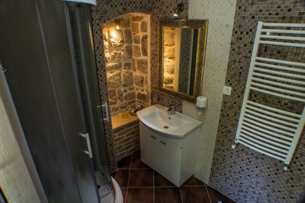 Koupelna v ubytování Casa del Sol Rozalija Luxury Rooms