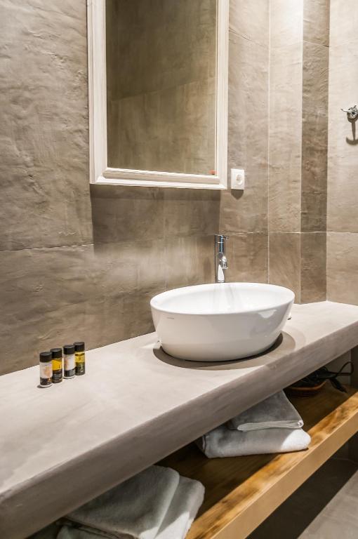 Koupelna v ubytování Vilos Suites