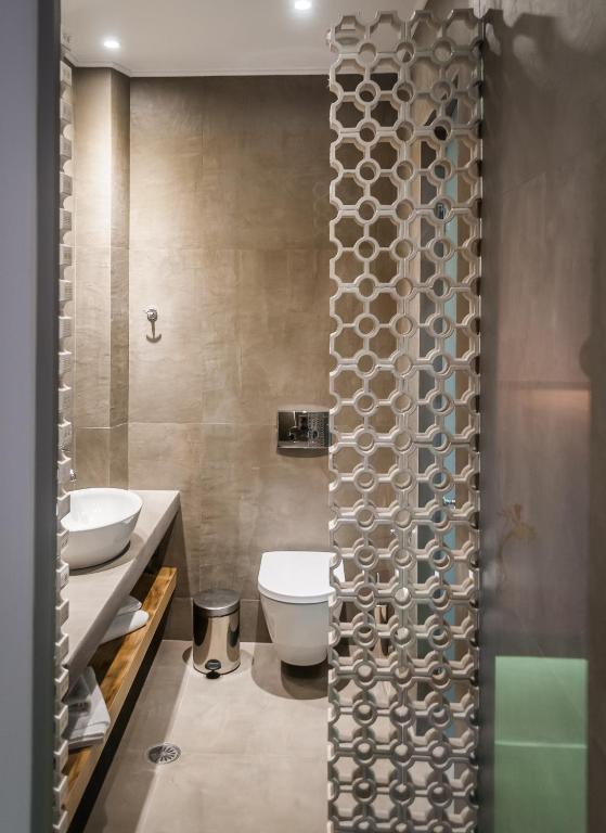 Koupelna v ubytování Vilos Suites