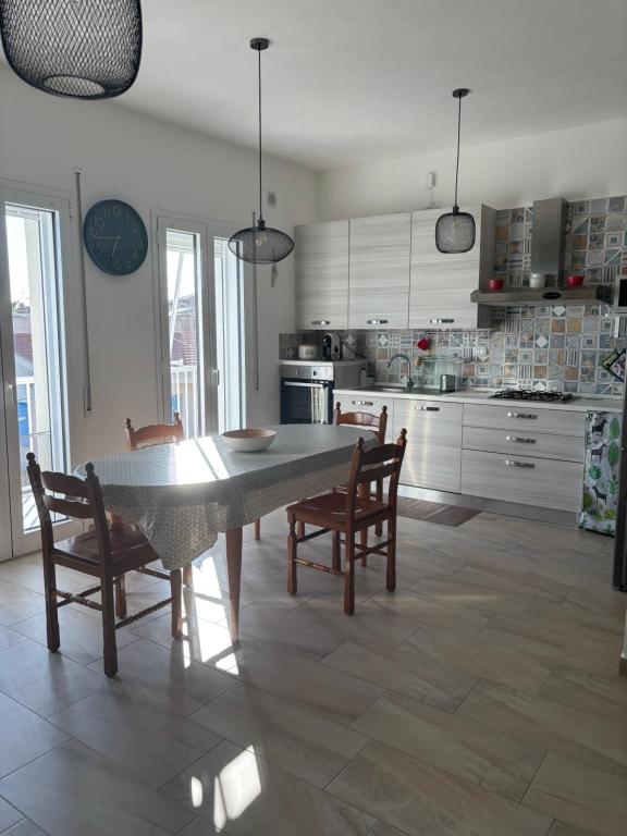 Cucina o angolo cottura di Andrea's Home