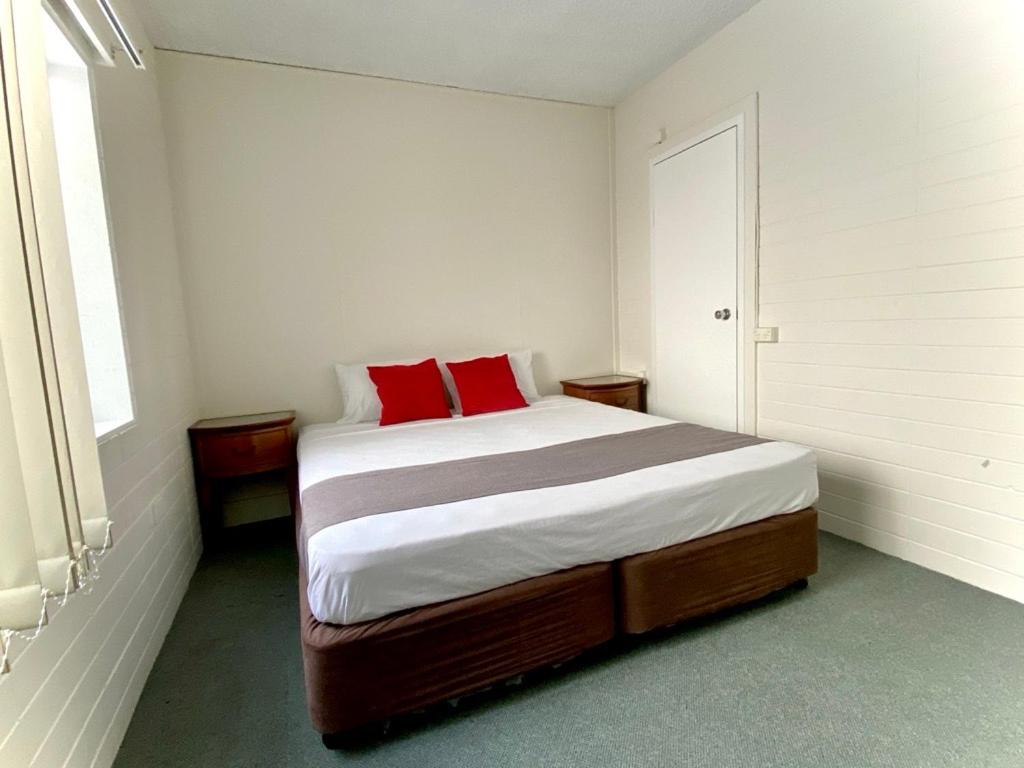 Postel nebo postele na pokoji v ubytování Hides Hotel