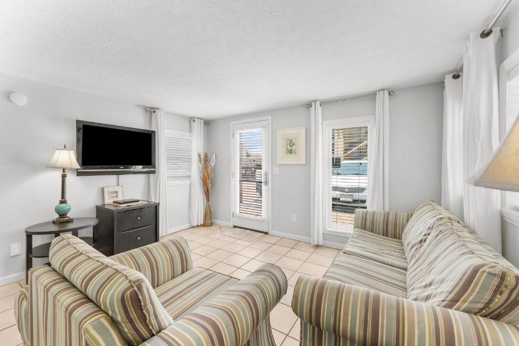 Et tv og/eller underholdning på Island Time Bungalow