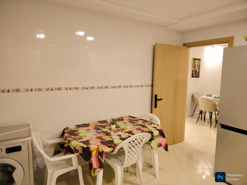 Φωτογραφία από το άλμπουμ του Appartement de 3 chambres avec piscine et climatiseur sur la Plage de Achakar στην Ταγγέρη