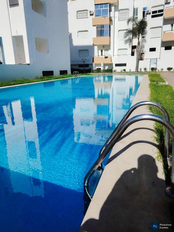 Πισίνα στο ή κοντά στο Appartement de 3 chambres avec piscine et climatiseur sur la Plage de Achakar
