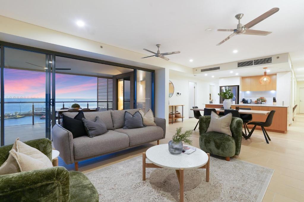 View of Captivating Waterfront Lagoon Views Sub Penthouse, Darwin (updated ...