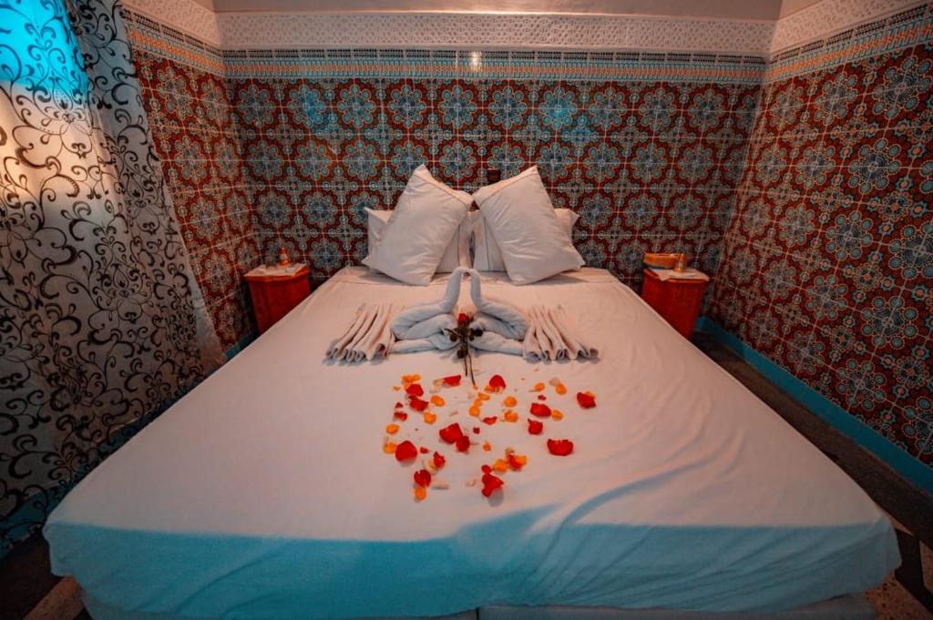 Postel nebo postele na pokoji v ubytování Red Vibes Hostel Marrakech