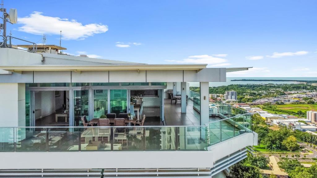 Photo inspiration: Penthouse Apartments With Private Office And Serene Views Reference: Premier Penthouse Serene Harbour Views Bbq Pool Darwin Updated