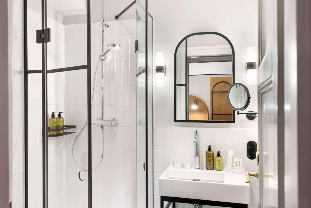 Hotel Astoria Vienna, Curio Collection by Hilton - Resim 19