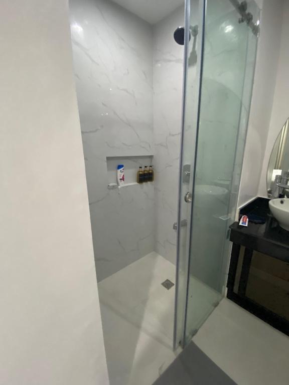 Ένα μπάνιο στο Unit 514 at One Pontefino Tower