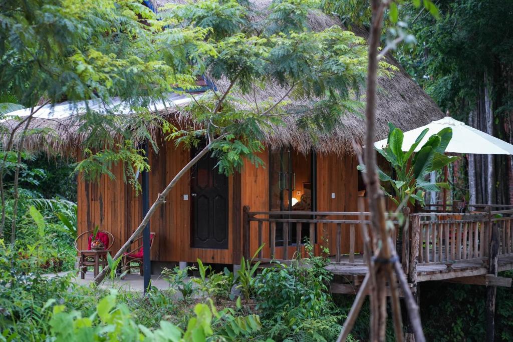 Zahrada ubytování Beng Mealea Lodge