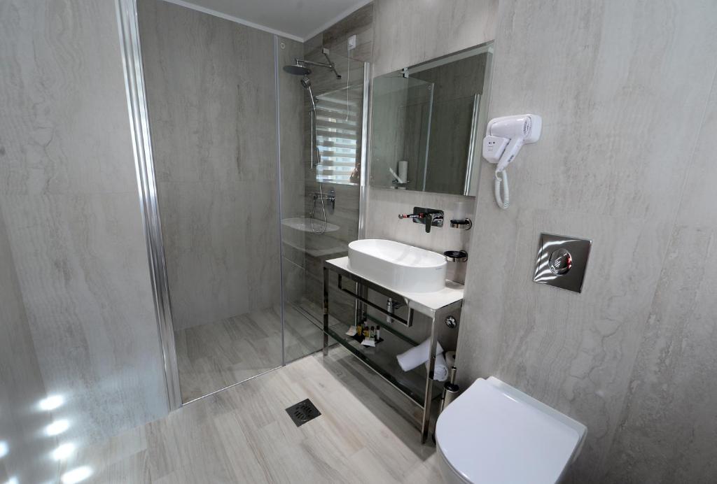 Koupelna v ubytování Alexandar Square Boutique Hotel