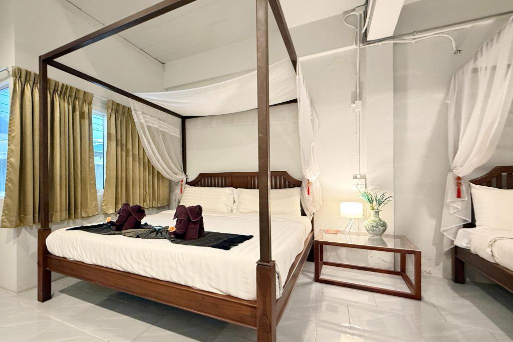 
Superior Triple Room
