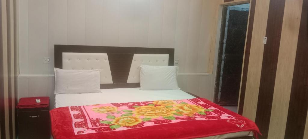 Fotografie z fotogalerie ubytování Raj Rajeswari sadan v destinaci Ayodhya