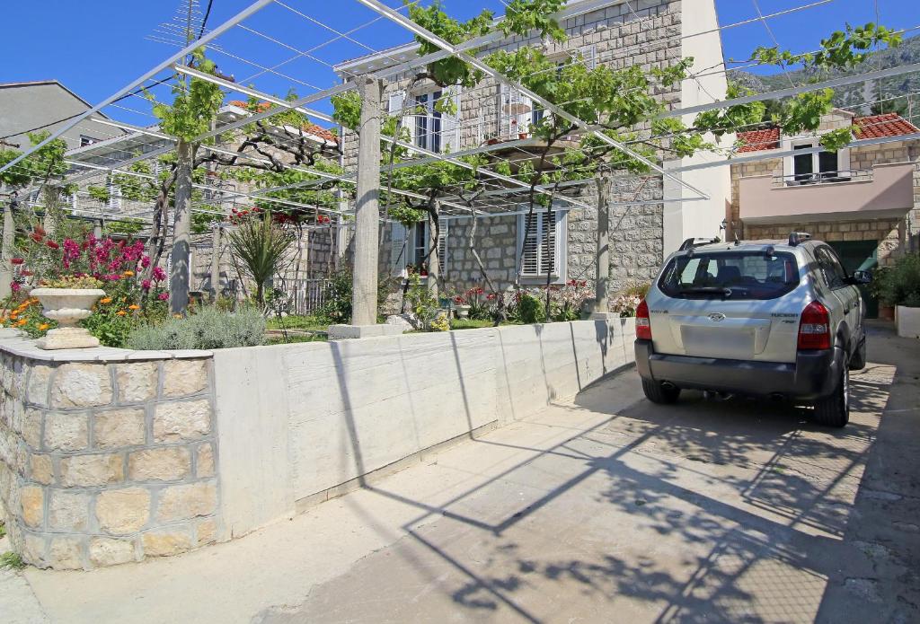 Budova, v ktorej sa apartmán nachádza