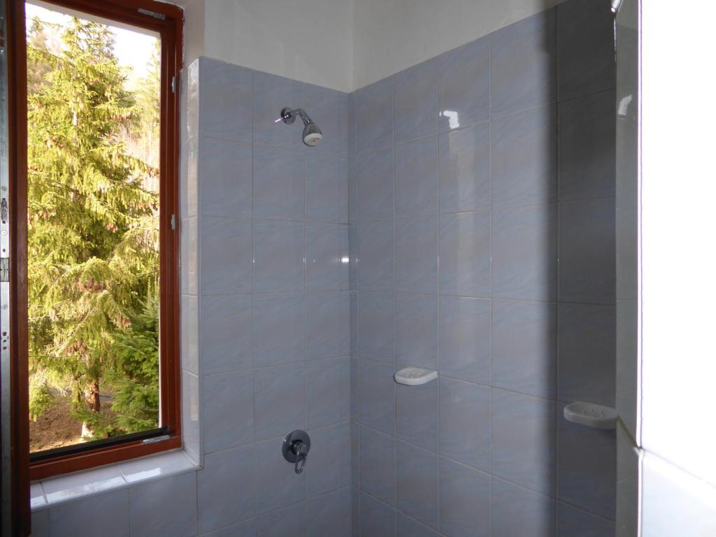 Penzión ERIKA - Habitación Doble Con Baño Compartido