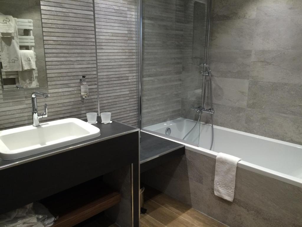 Hostellerie Du Chapeau Rouge - Resim 14