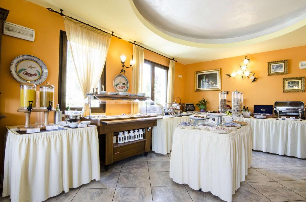 Restaurace v ubytování Hotel Smeraldo