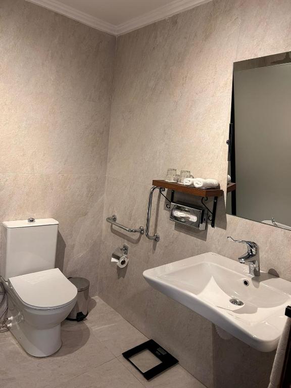 A bathroom at Doors Urla Hotel & Bungalows