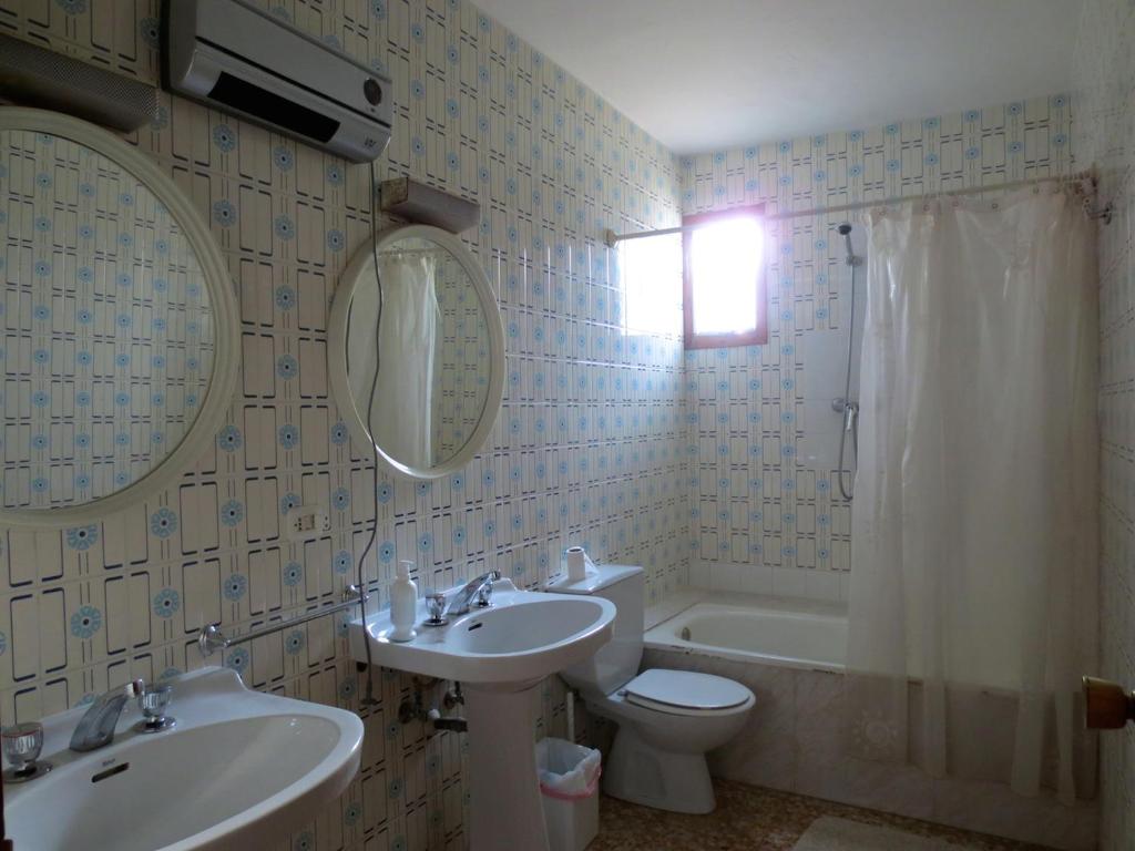 Hostal Roca - Double Or Twin Room With Private Bathroom