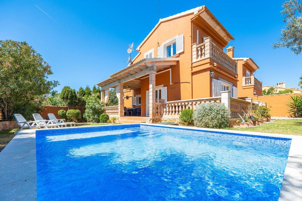 Bazén v ubytování Villa Amelia cerca de cala Pi nebo v jeho okolí