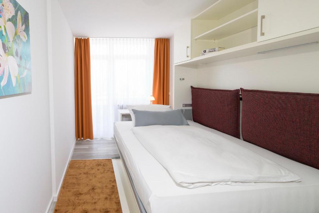 Huber Living - Suite With Balcony