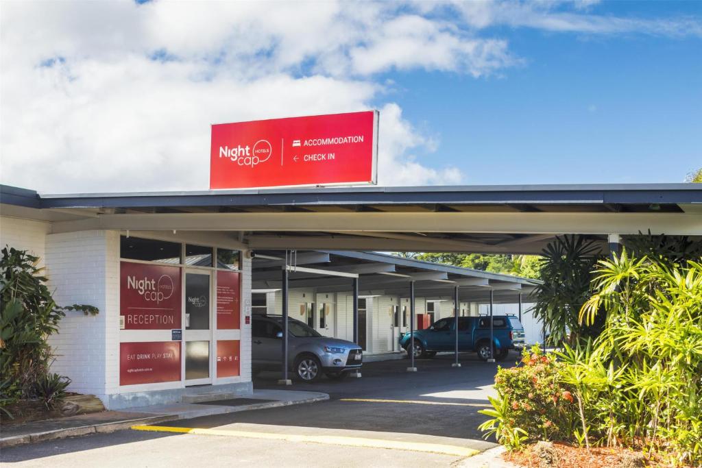 Nightcap At Balaclava Hotel - Resim 5