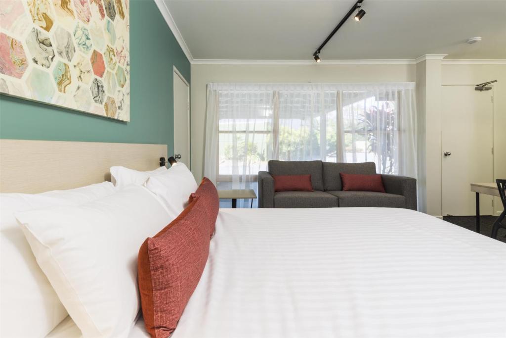 Nightcap At Balaclava Hotel - Resim 19