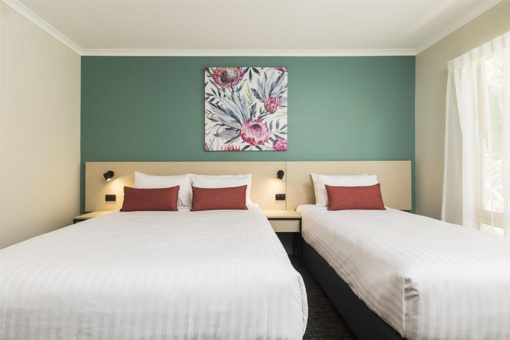 Nightcap At Balaclava Hotel - Resim 23