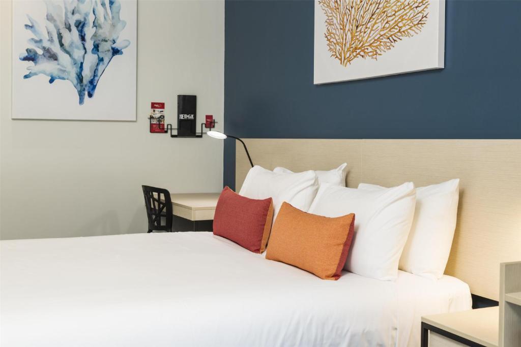 Nightcap at Edge Hill Tavern - Resim 14