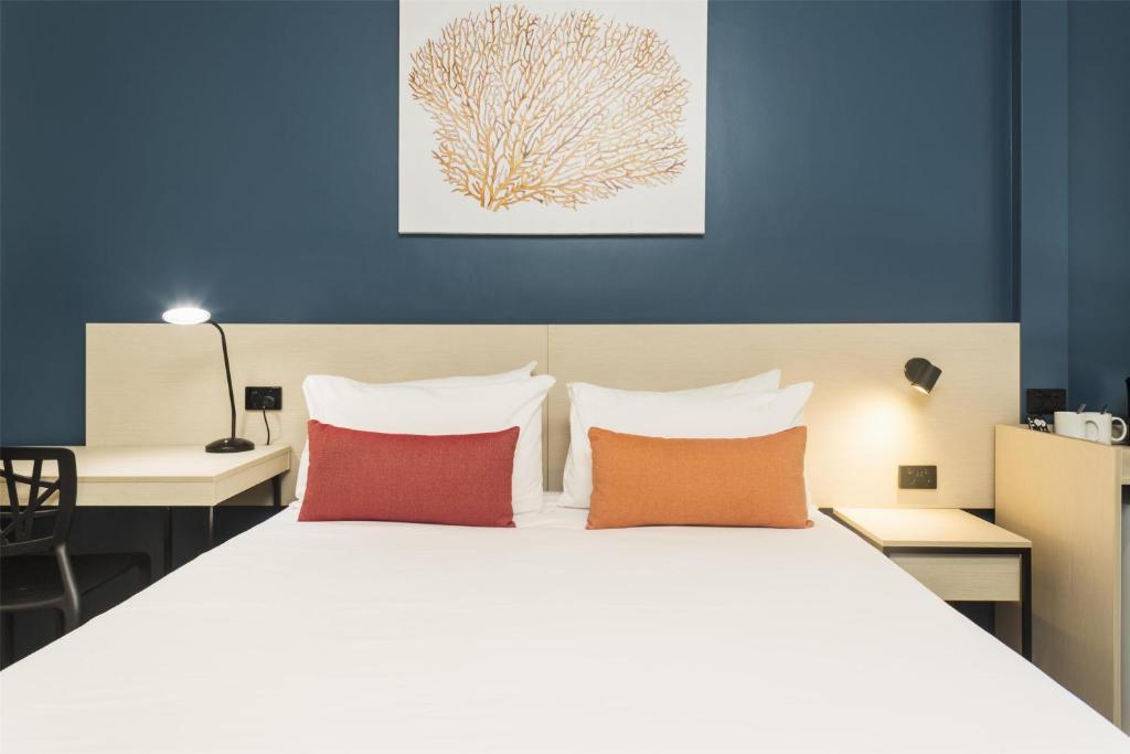 Nightcap at Edge Hill Tavern - Resim 15