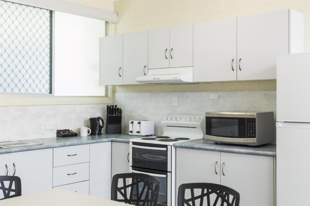 Nightcap at Edge Hill Tavern - Resim 16