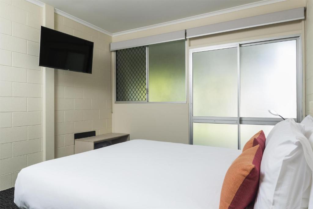 Nightcap at Edge Hill Tavern - Resim 18